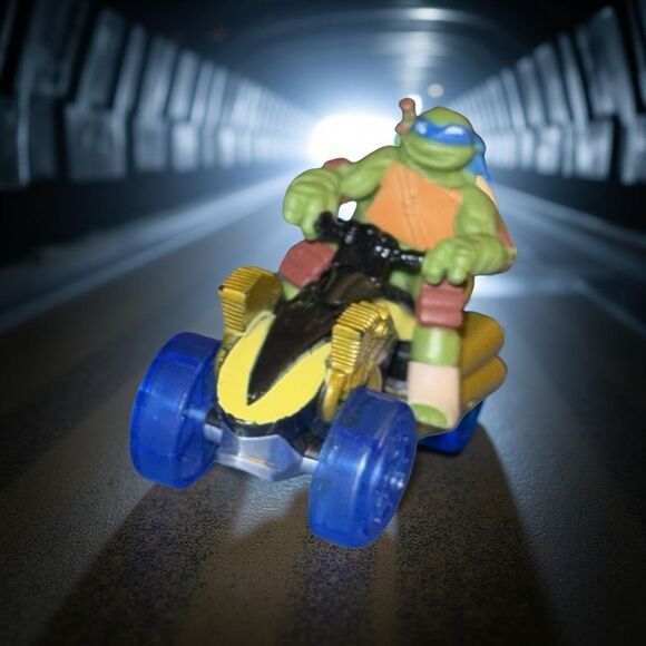 2014 Viacom Teenage Mutant Ninja Turtles TMNT Leonardo 2.5" Diecast Car A21 - Picture 1 of 9